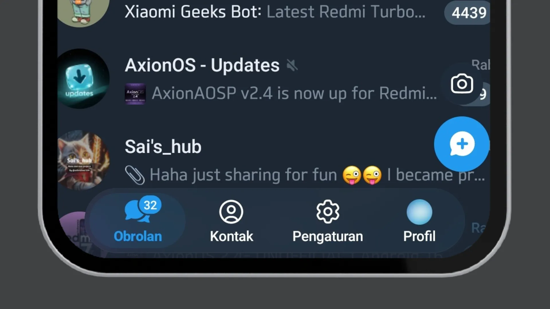 The "Liquid Glass" effect on the new Telegram interface